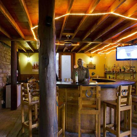 Klein-Aus Vista Desert Horse Inn ภายนอก รูปภาพ