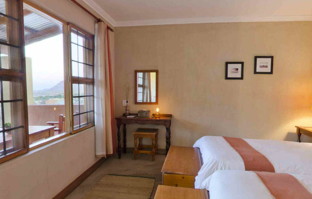 Klein-Aus Vista Desert Horse Inn ภายนอก รูปภาพ